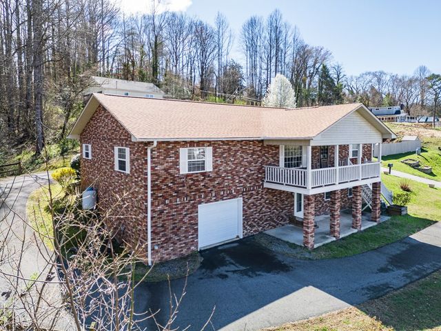 101 Dillard Street, Murphy, NC 28906