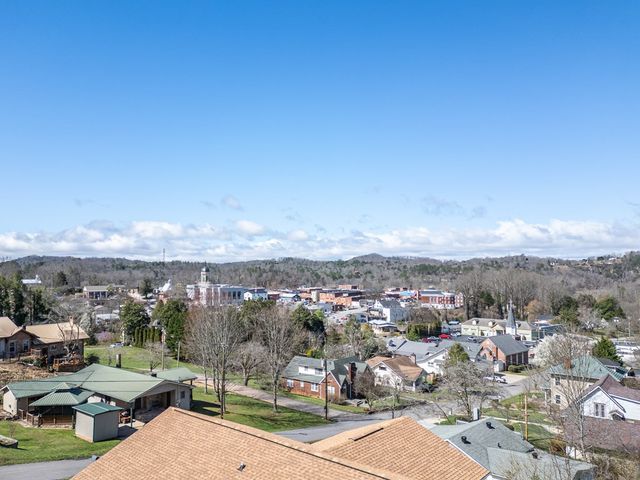 101 Dillard Street, Murphy, NC 28906