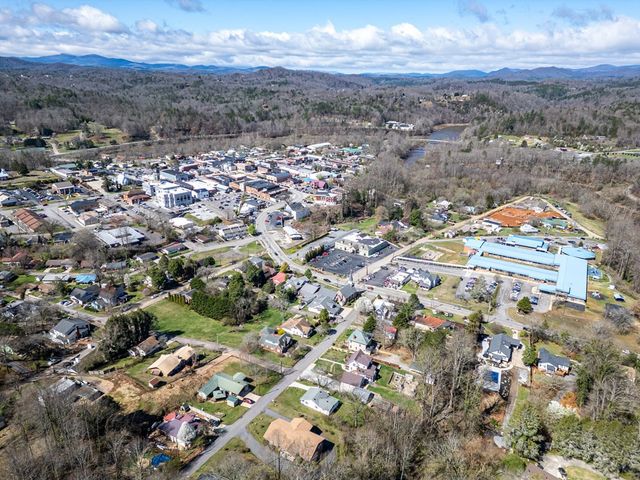101 Dillard Street, Murphy, NC 28906