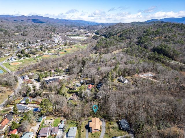 101 Dillard Street, Murphy, NC 28906