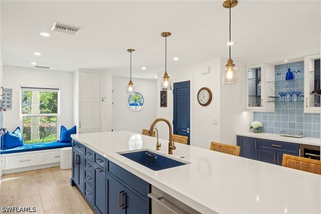 1060 6th ST S 1060, Naples, FL 34102