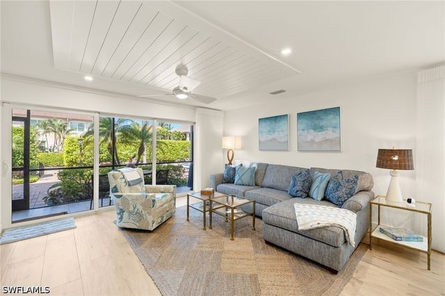 1060 6th ST S 1060, Naples, FL 34102
