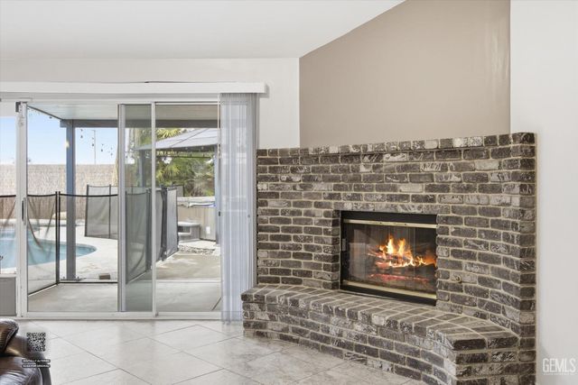3915 Pescara Street, Bakersfield, CA 93308