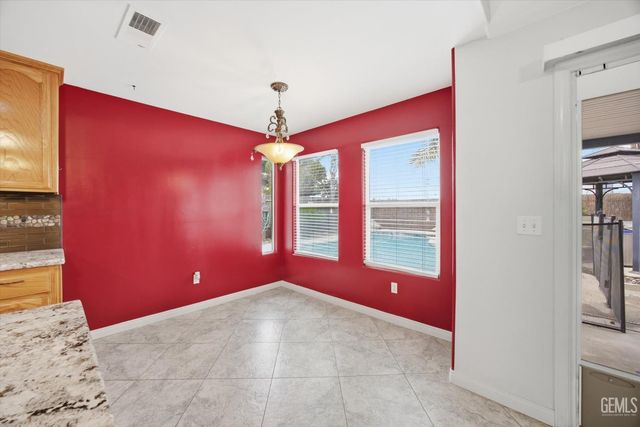 3915 Pescara Street, Bakersfield, CA 93308