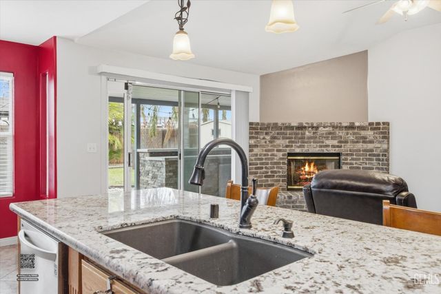 3915 Pescara Street, Bakersfield, CA 93308