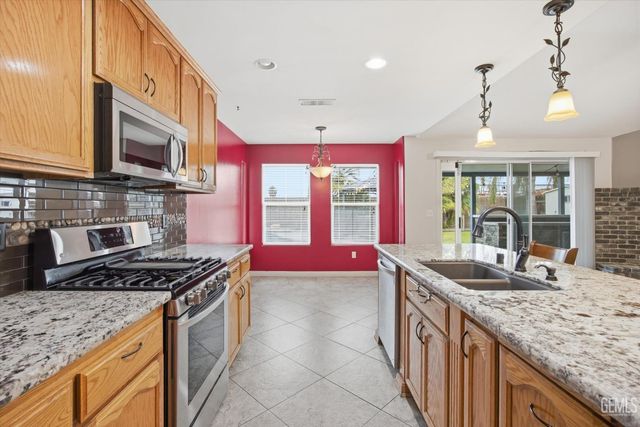 3915 Pescara Street, Bakersfield, CA 93308