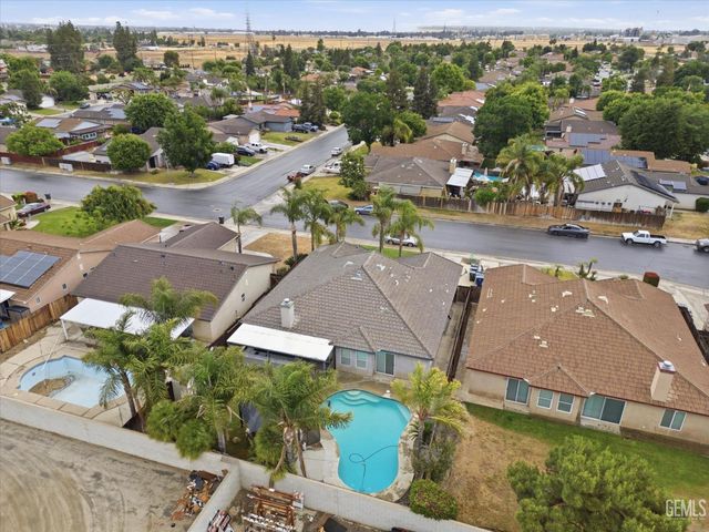 3915 Pescara Street, Bakersfield, CA 93308