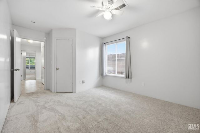 3915 Pescara Street, Bakersfield, CA 93308