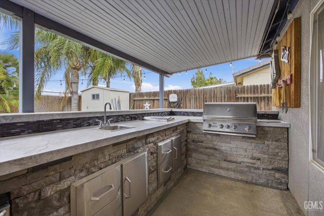 3915 Pescara Street, Bakersfield, CA 93308