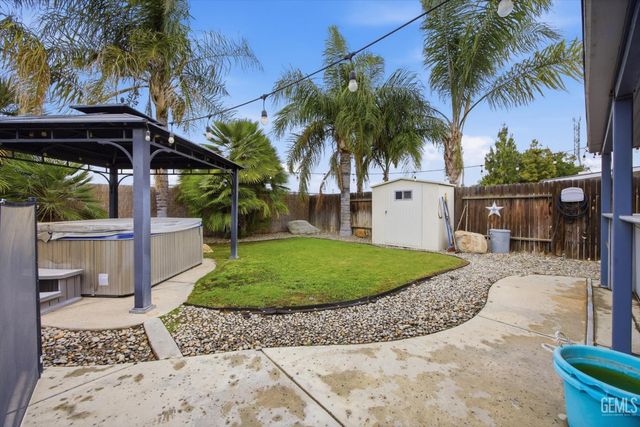 3915 Pescara Street, Bakersfield, CA 93308