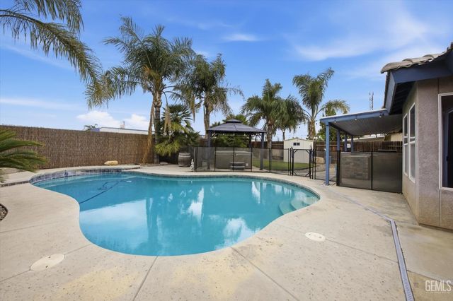 3915 Pescara Street, Bakersfield, CA 93308