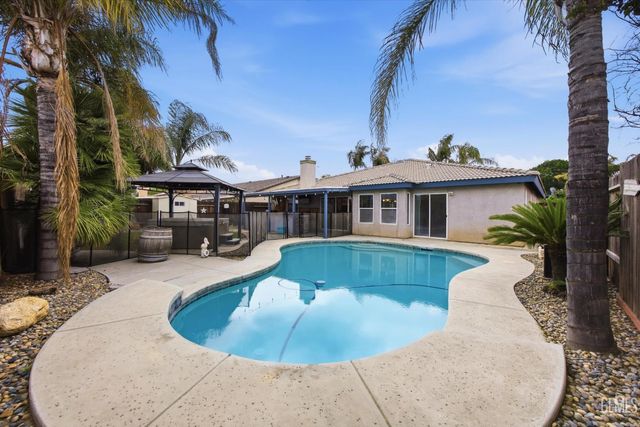 3915 Pescara Street, Bakersfield, CA 93308