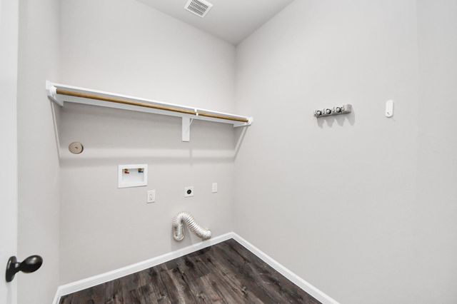 314 Carlos Leal Drive, Dayton, TX 77535