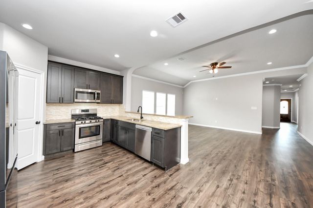 314 Carlos Leal Drive, Dayton, TX 77535
