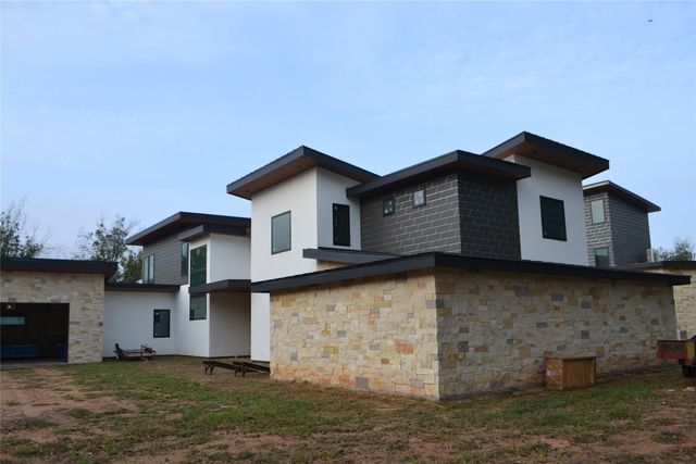 9003 King Air Drive, Granbury, TX 76049