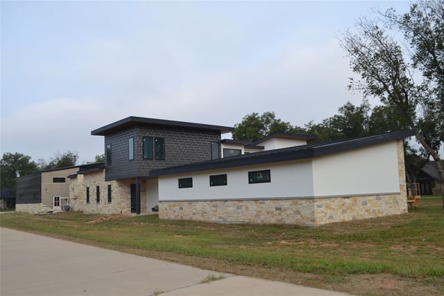 9003 King Air Drive, Granbury, TX 76049