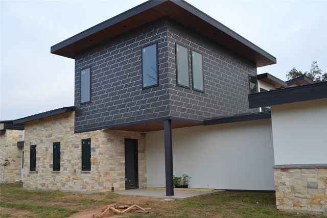 9003 King Air Drive, Granbury, TX 76049