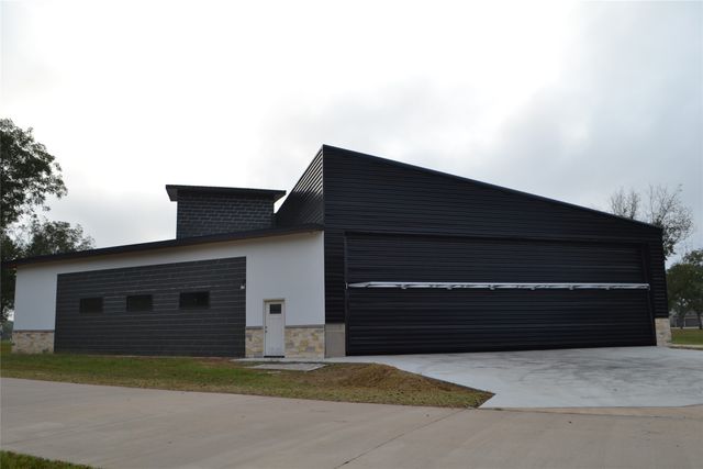 9003 King Air Drive, Granbury, TX 76049