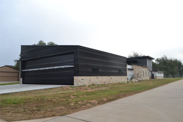 9003 King Air Drive, Granbury, TX 76049