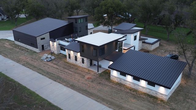 9003 King Air Drive, Granbury, TX 76049