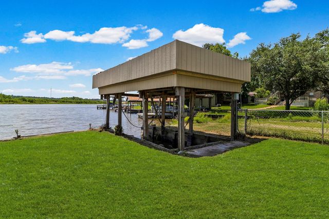 344 Birch Drive, Onalaska, TX 77360