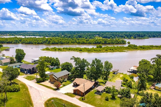 344 Birch Drive, Onalaska, TX 77360