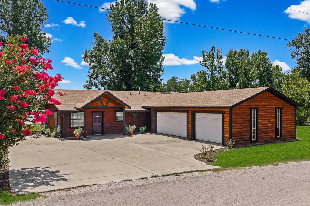 344 Birch Drive, Onalaska, TX 77360
