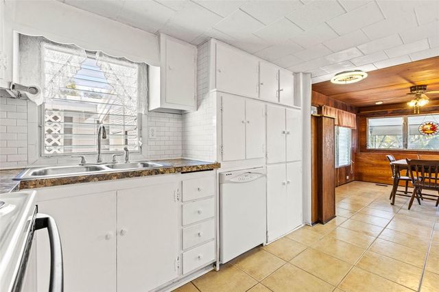 4851 W GANDY BOULEVARD B2L25, Tampa, FL 33611