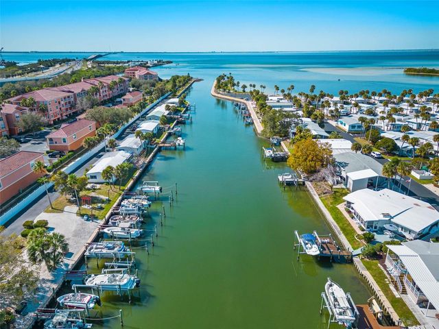 4851 W GANDY BOULEVARD B2L25, Tampa, FL 33611