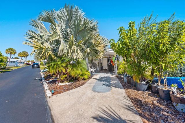 4851 W GANDY BOULEVARD B2L25, Tampa, FL 33611