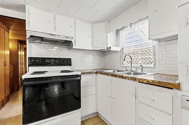 4851 W GANDY BOULEVARD B2L25, Tampa, FL 33611