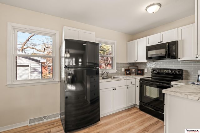 4320 W Street, Lincoln, NE 68503