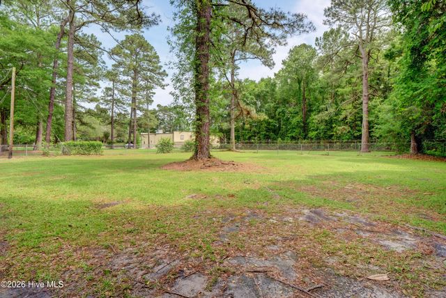 4010 Lake Avenue, Wilmington, NC 28403