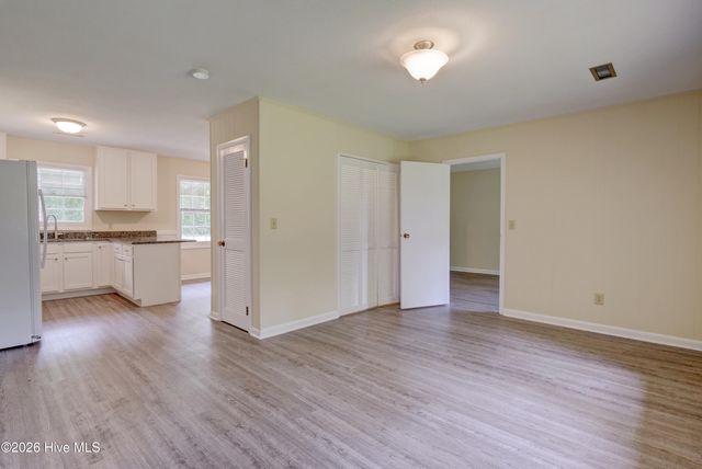 4010 Lake Avenue, Wilmington, NC 28403