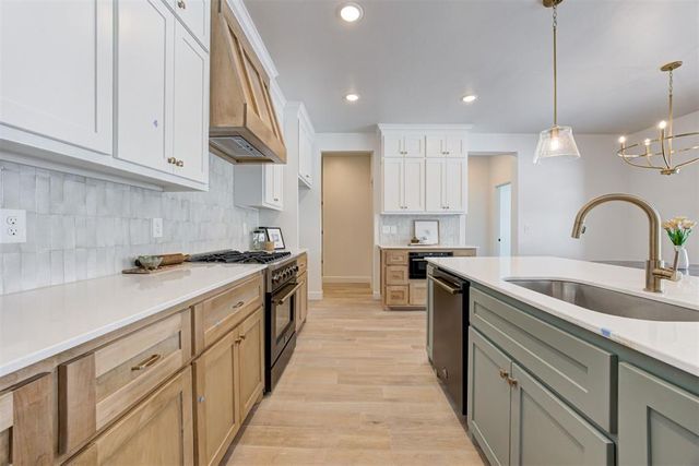 1210 Tawny Hills Road, Piedmont, OK 73078