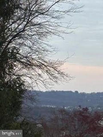 205 PARKRIDGE DR, Perkasie, PA 18944