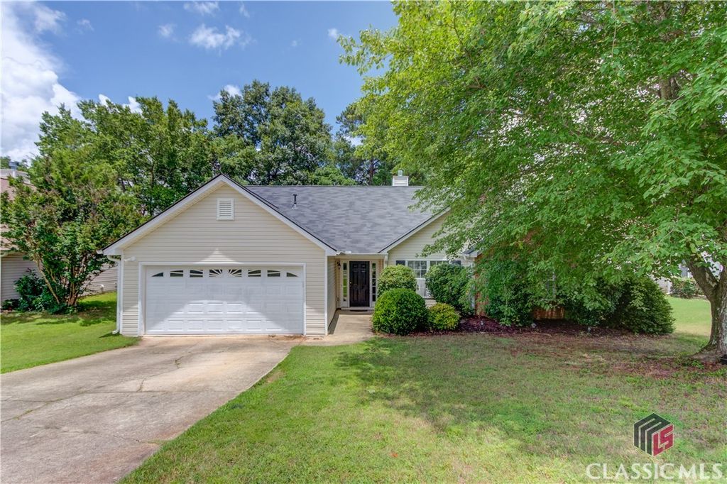 949 Harbins Pass Drive, Dacula, GA 30019