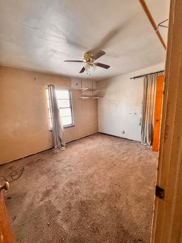 1027 E 35th Place, Gary, IN 46409