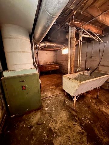 1027 E 35th Place, Gary, IN 46409