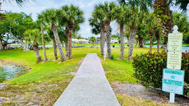 164 Kent J, West Palm Beach, FL 33417