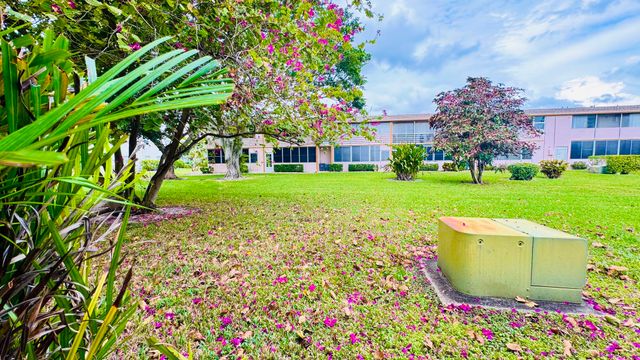 164 Kent J, West Palm Beach, FL 33417