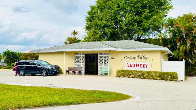 164 Kent J, West Palm Beach, FL 33417