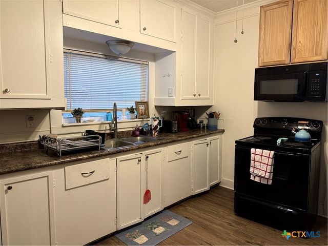 311 W Clayton Street, Cuero, TX 77954