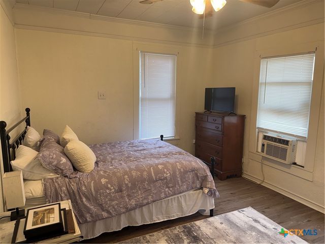 311 W Clayton Street, Cuero, TX 77954