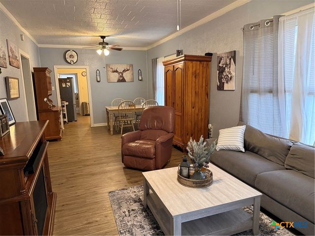 311 W Clayton Street, Cuero, TX 77954