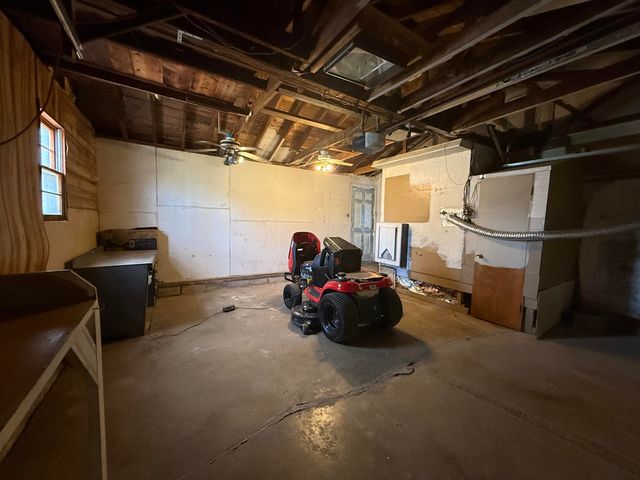 906 S ALLEN ST, Centralia, MO 65240