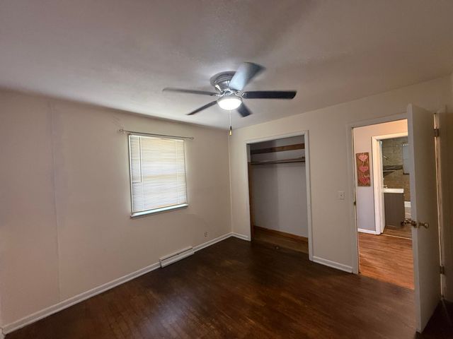 906 S ALLEN ST, Centralia, MO 65240