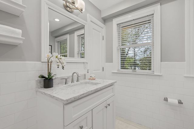 165 Park Avenue 165, Arlington, MA 02476