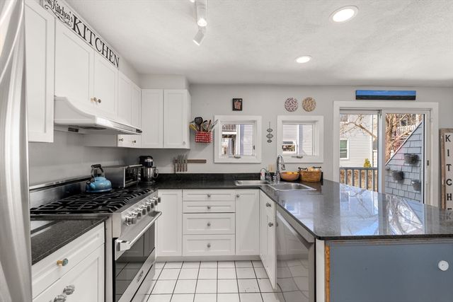 25 Perry St 25, Somerville, MA 02143