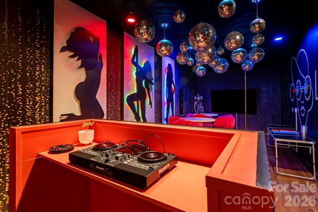 26 Upstream Way, Asheville, NC 28806